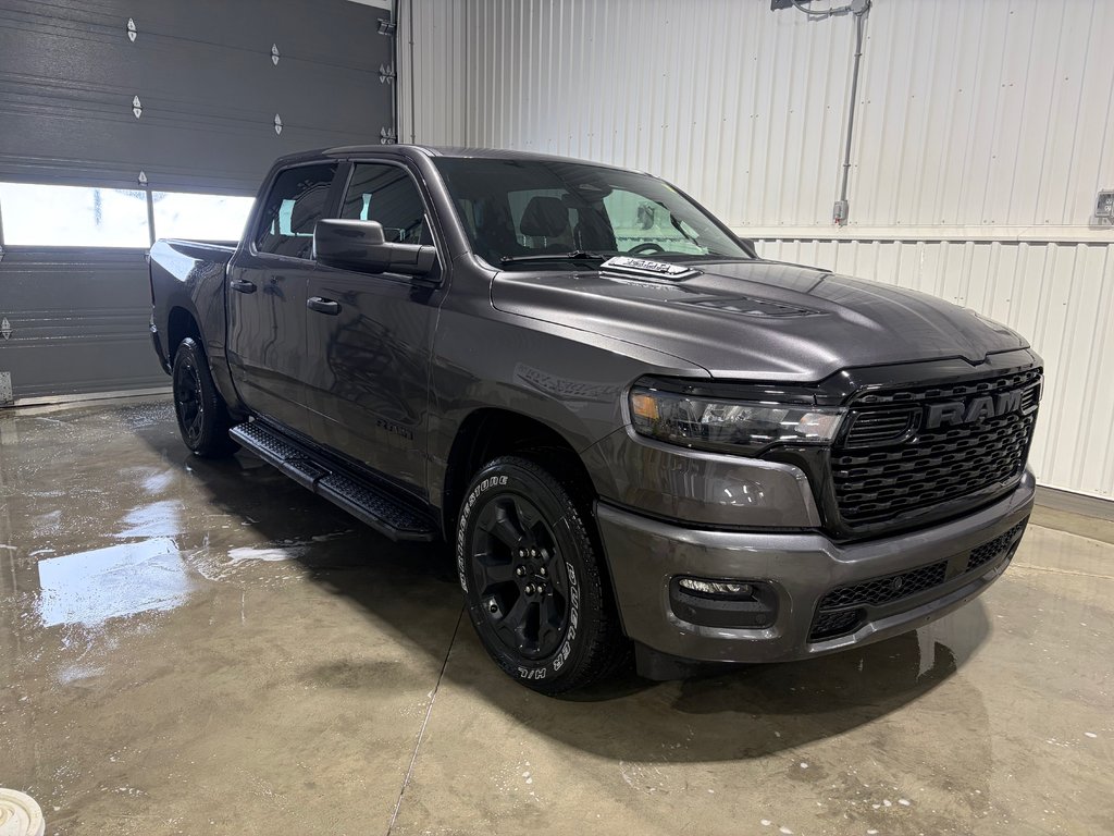 2026 Ram 1500 EXPRESS in Grand-Sault and Edmunston, New Brunswick - 3 - w1024h768px