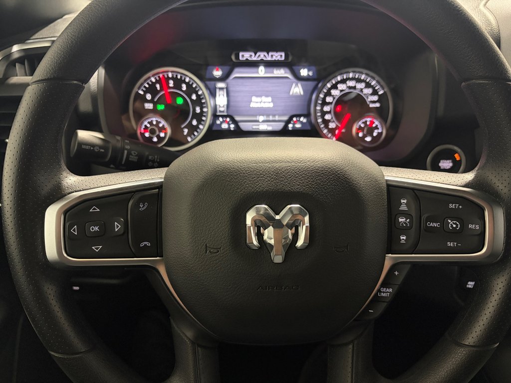 2026 Ram 1500 EXPRESS in Grand-Sault and Edmunston, New Brunswick - 12 - w1024h768px
