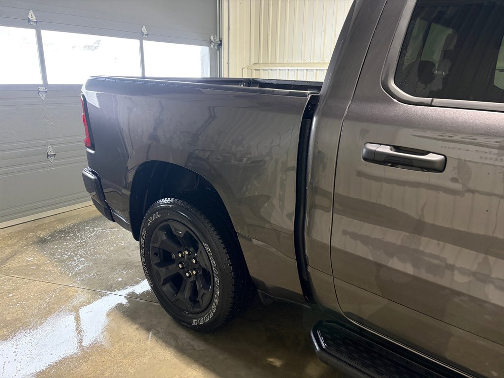 2026 Ram 1500 EXPRESS in Grand-Sault and Edmunston, New Brunswick - 4 - w1024h768px
