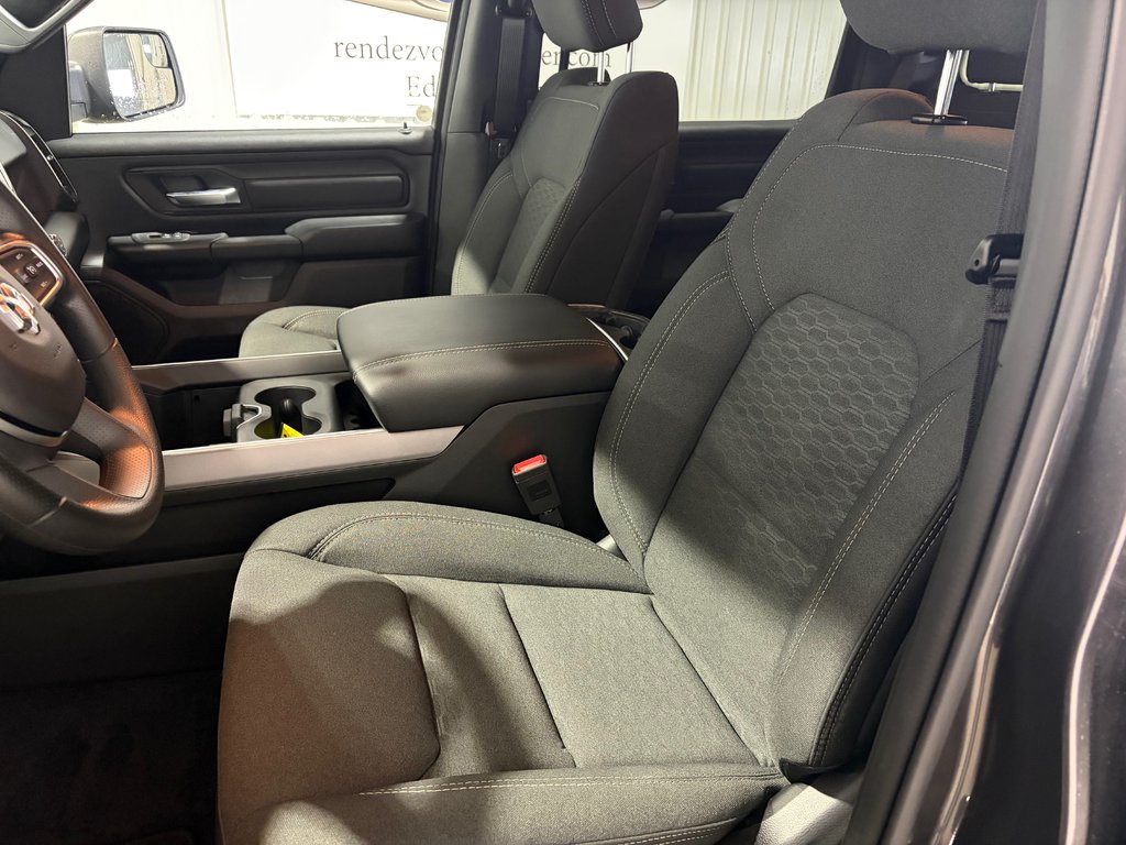 2026 Ram 1500 EXPRESS in Grand-Sault and Edmunston, New Brunswick - 11 - w1024h768px