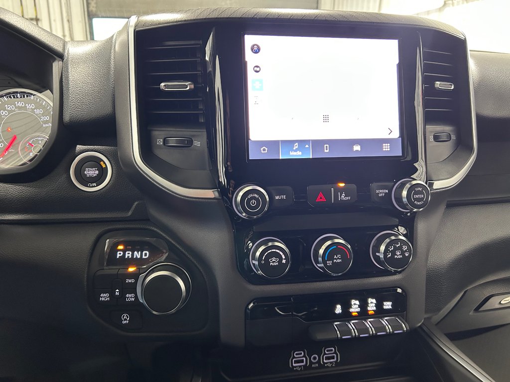 2026 Ram 1500 EXPRESS in Grand-Sault and Edmunston, New Brunswick - 12 - w1024h768px