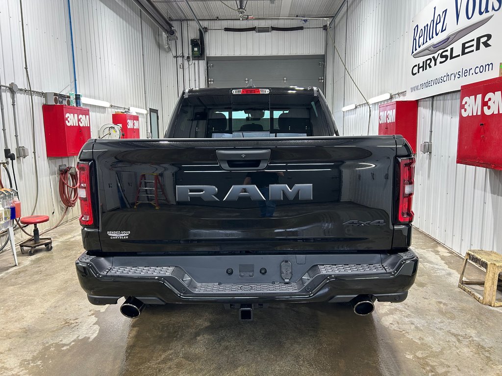 2026 Ram 1500 EXPRESS in Grand-Sault and Edmunston, New Brunswick - 5 - w1024h768px