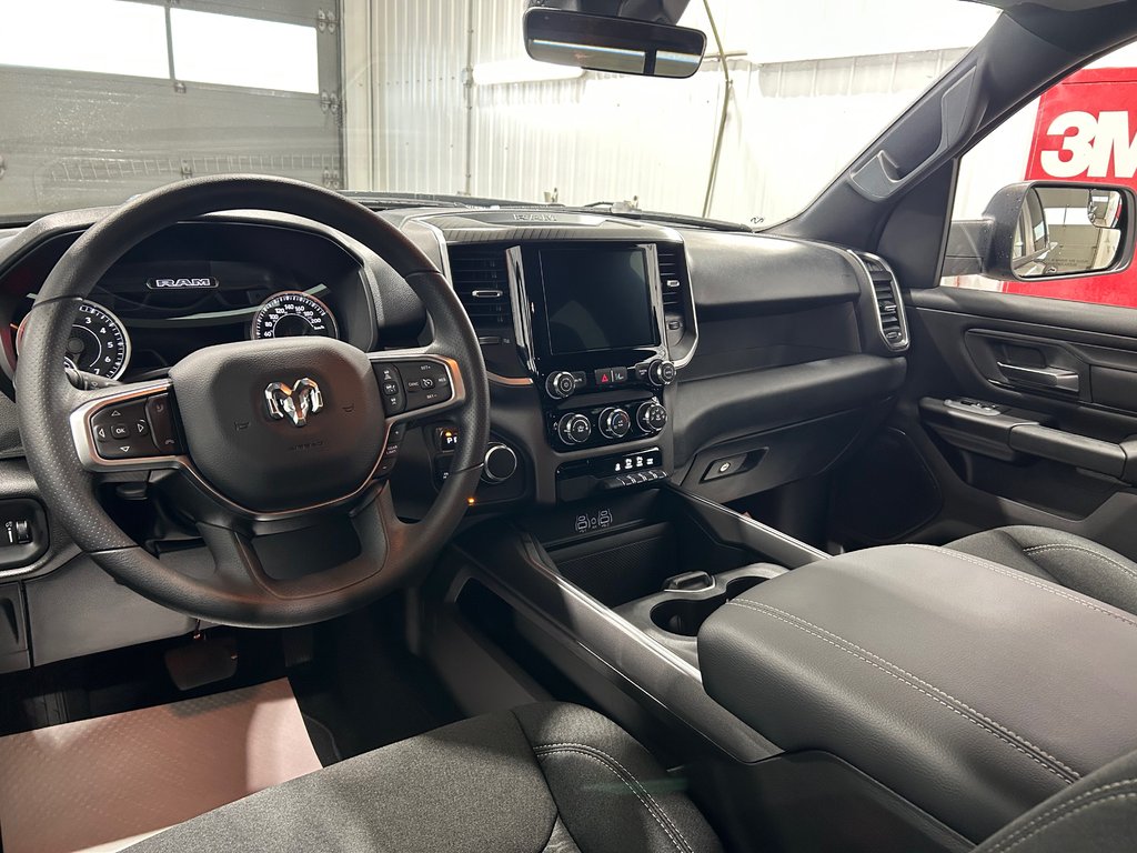 2026 Ram 1500 EXPRESS in Grand-Sault and Edmunston, New Brunswick - 8 - w1024h768px