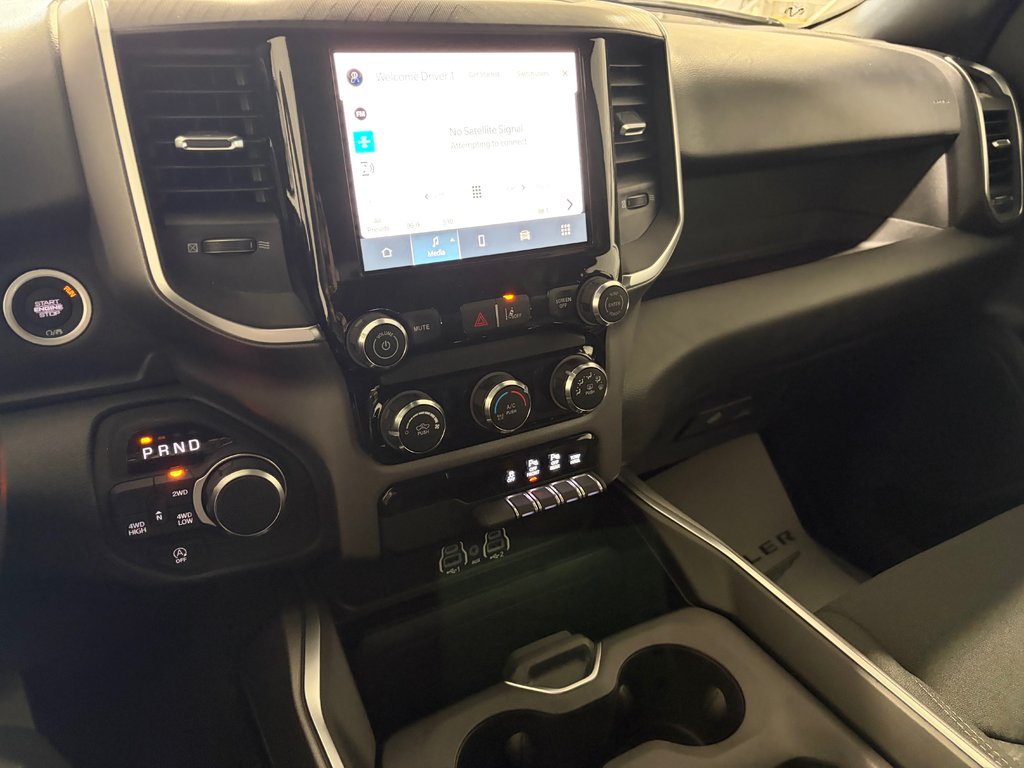 2026 Ram 1500 EXPRESS in Grand-Sault and Edmunston, New Brunswick - 14 - w1024h768px