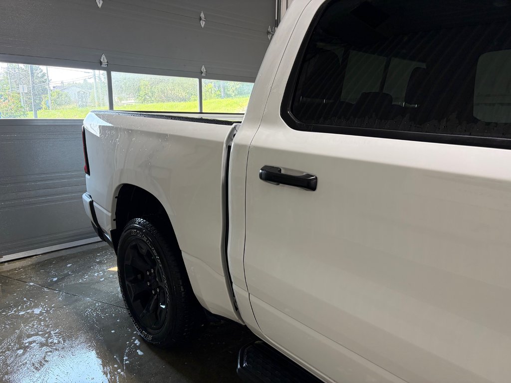 2026 Ram 1500 EXPRESS in Grand-Sault and Edmunston, New Brunswick - 2 - w1024h768px