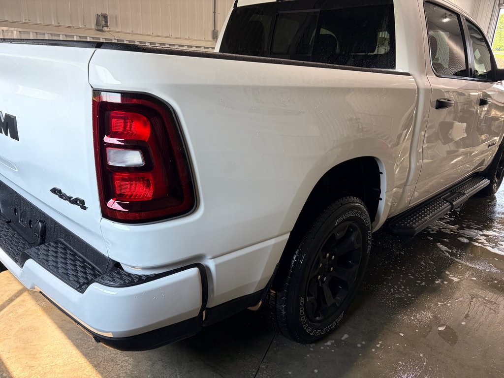 2026 Ram 1500 EXPRESS in Grand-Sault and Edmunston, New Brunswick - 19 - w1024h768px