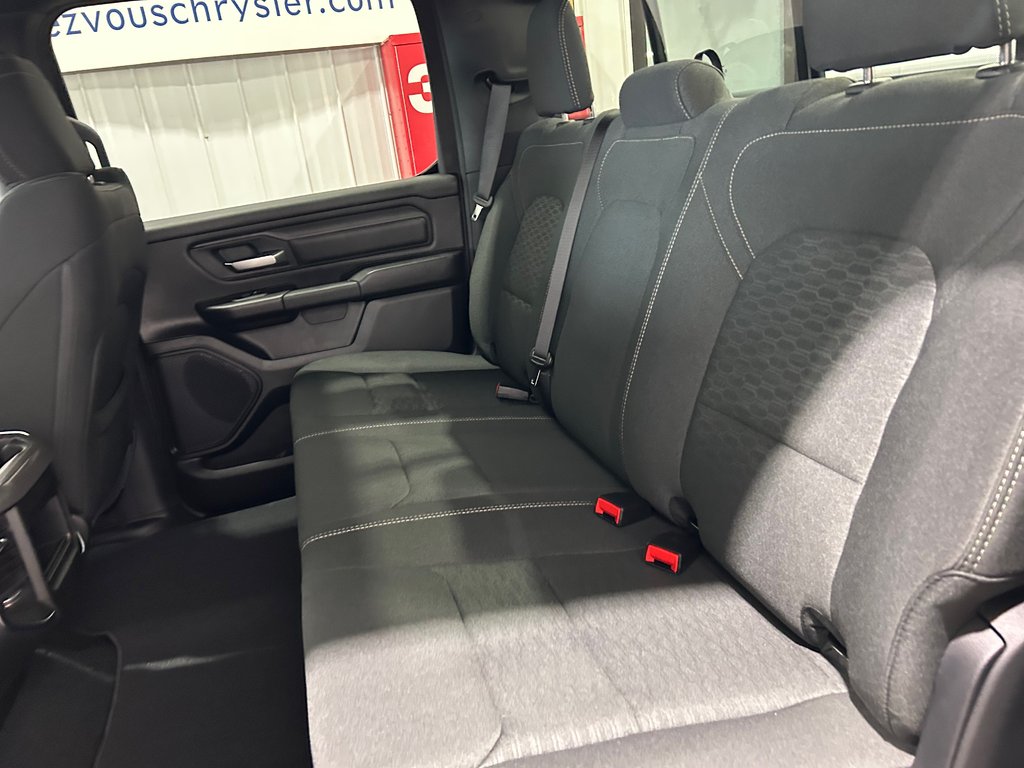 2027 Ram 1500 EXPRESS in Grand-Sault and Edmunston, New Brunswick - 8 - w1024h768px
