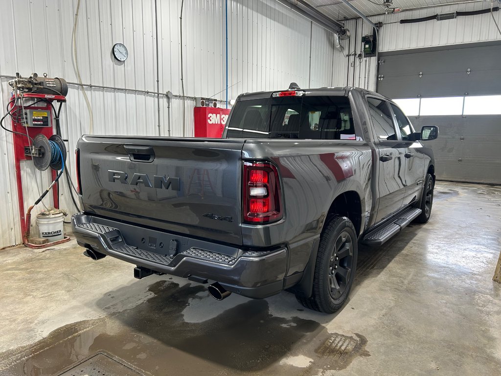 2027 Ram 1500 EXPRESS in Grand-Sault and Edmunston, New Brunswick - 4 - w1024h768px