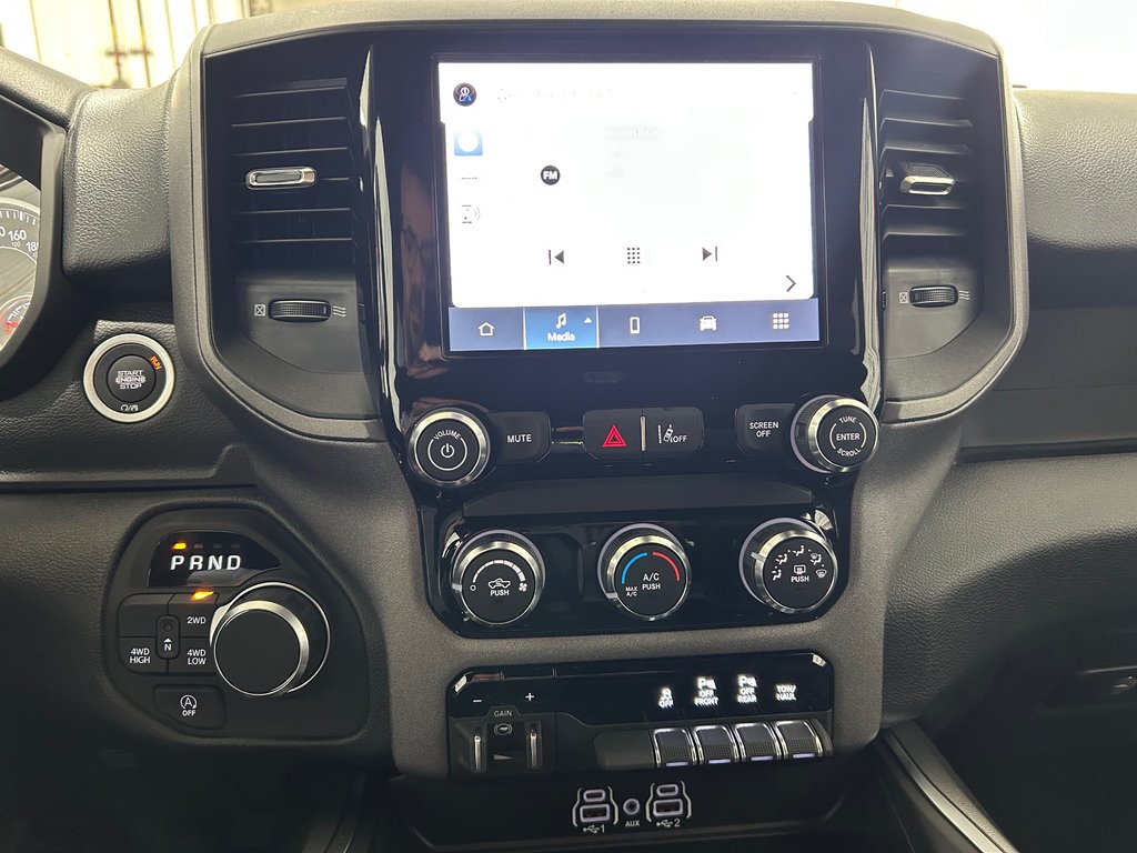 2027 Ram 1500 EXPRESS in Grand-Sault and Edmunston, New Brunswick - 11 - w1024h768px