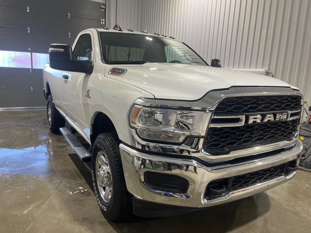 Ram 2500 TRADESMAN 2024 à Grand-Sault et Edmunston, Nouveau-Brunswick - 3 - w1024h768px