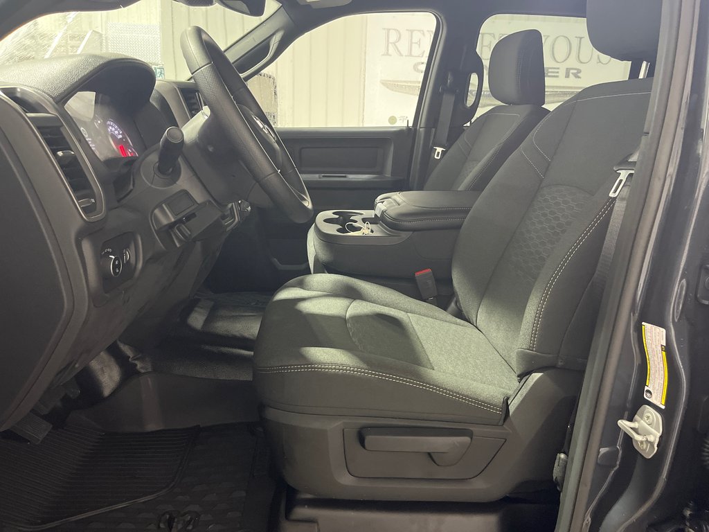 2026 Ram 2500 BLACK EXPRESS in Grand-Sault and Edmunston, New Brunswick - 13 - w1024h768px