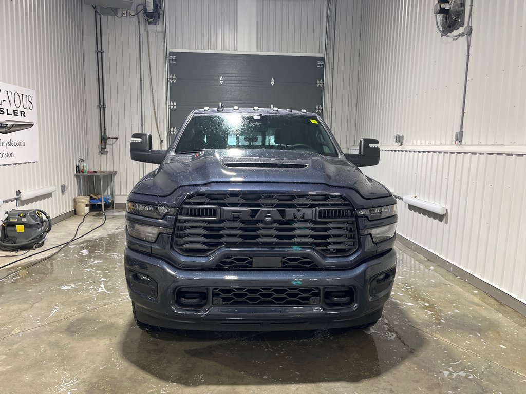 2026 Ram 2500 BLACK EXPRESS in Grand-Sault and Edmunston, New Brunswick - 2 - w1024h768px
