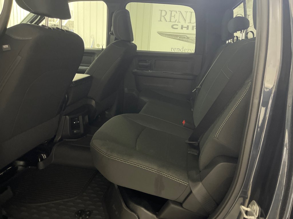 2026 Ram 2500 BLACK EXPRESS in Grand-Sault and Edmunston, New Brunswick - 11 - w1024h768px