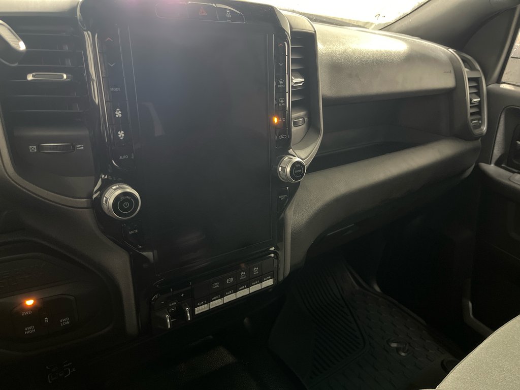 2026 Ram 2500 BLACK EXPRESS in Grand-Sault and Edmunston, New Brunswick - 16 - w1024h768px