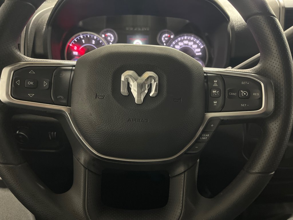 2026 Ram 2500 BLACK EXPRESS in Grand-Sault and Edmunston, New Brunswick - 15 - w1024h768px