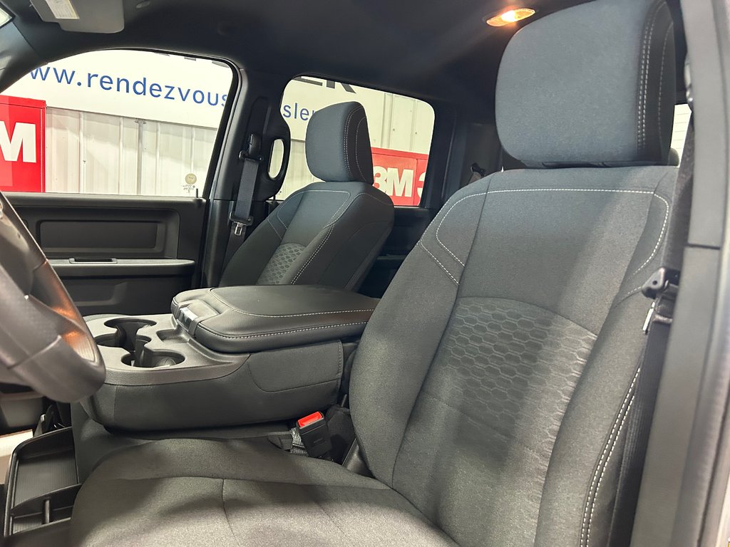 2026 Ram 2500 WARLOCK in Grand-Sault and Edmunston, New Brunswick - 9 - w1024h768px