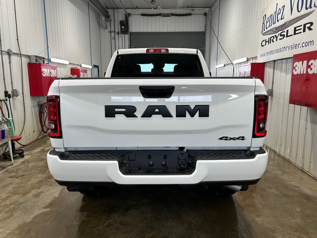 2026 Ram 2500 BLACK EXPRESS in Grand-Sault and Edmunston, New Brunswick - 5 - w1024h768px