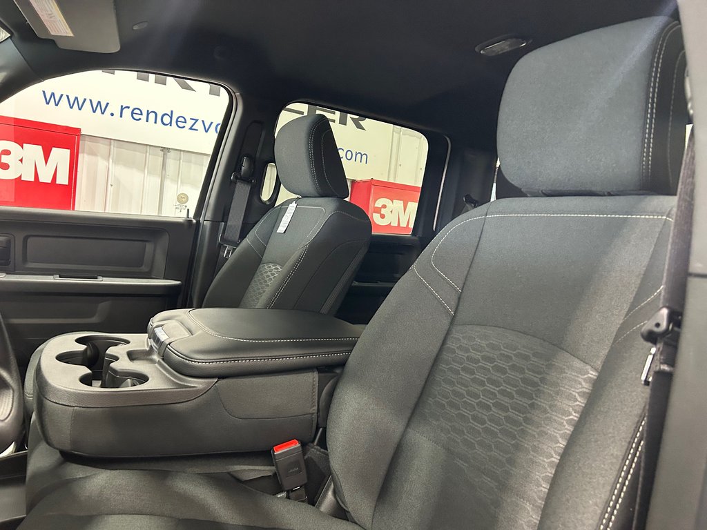 2026 Ram 2500 BLACK EXPRESS in Grand-Sault and Edmunston, New Brunswick - 10 - w1024h768px