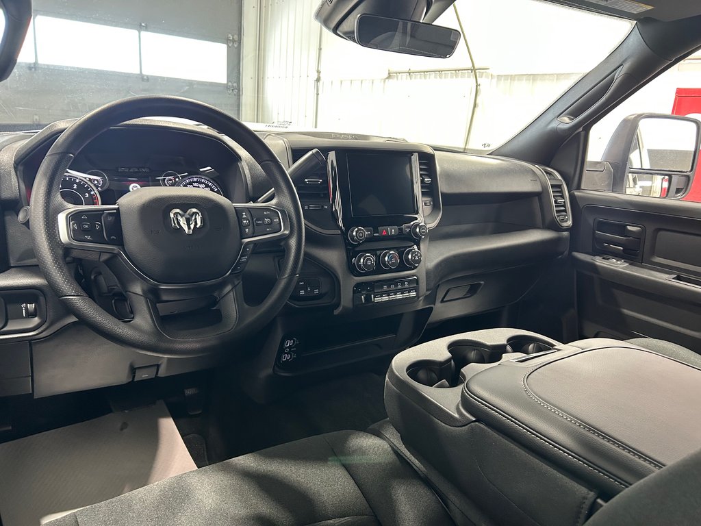2026 Ram 2500 BLACK EXPRESS in Grand-Sault and Edmunston, New Brunswick - 8 - w1024h768px