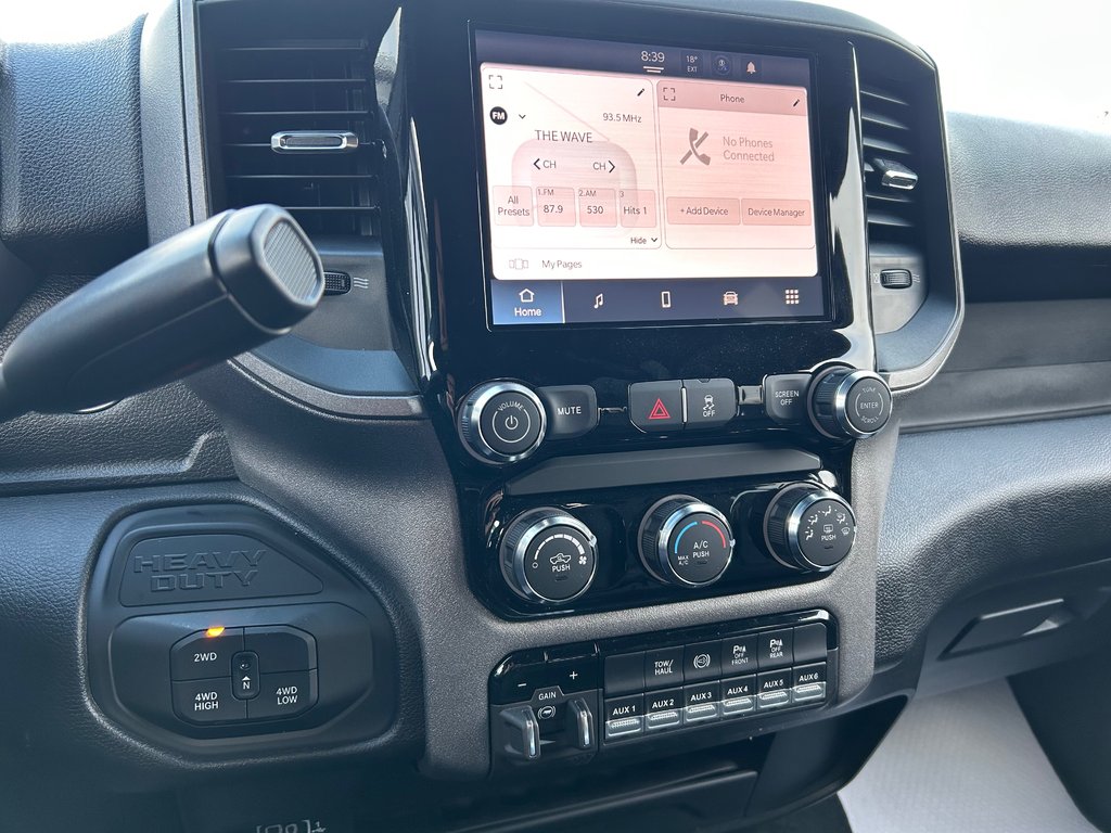 2026 Ram 2500 BLACK EXPRESS in Grand-Sault and Edmunston, New Brunswick - 11 - w1024h768px