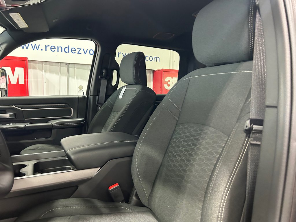 2026 Ram 2500 BIG HORN in Grand-Sault and Edmunston, New Brunswick - 9 - w1024h768px