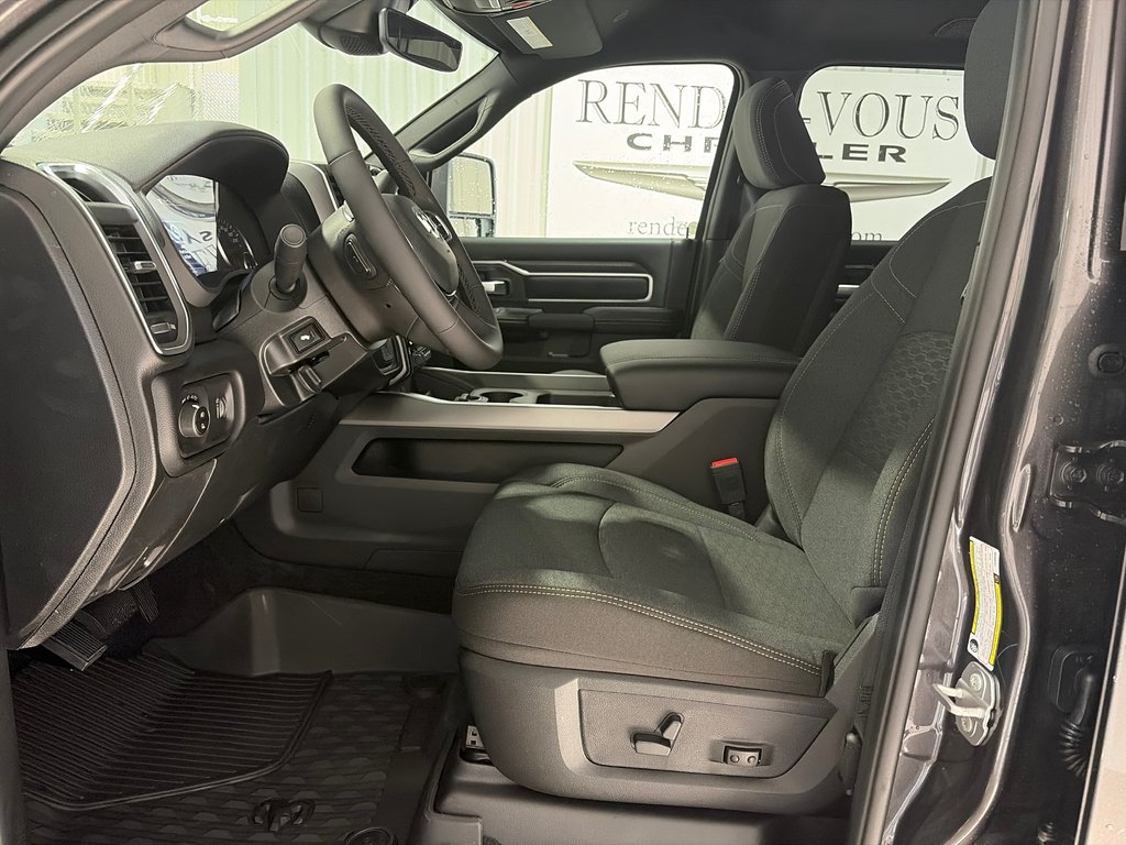 2026 Ram 2500 BIG HORN in Grand-Sault and Edmunston, New Brunswick - 11 - w1024h768px