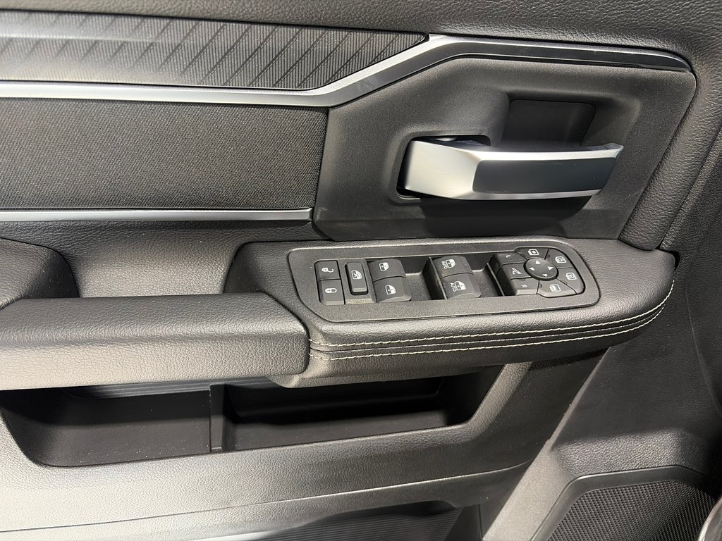 2026 Ram 2500 BIG HORN in Grand-Sault and Edmunston, New Brunswick - 10 - w1024h768px