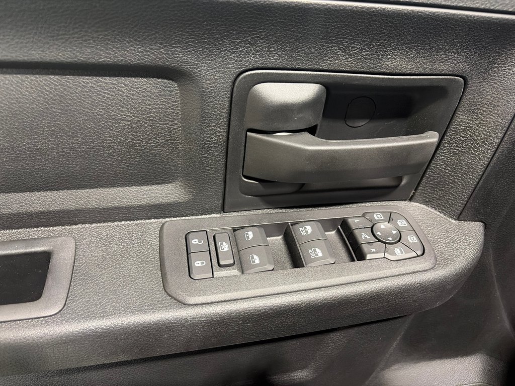 2026 Ram 2500 WARLOCK in Grand-Sault and Edmunston, New Brunswick - 12 - w1024h768px