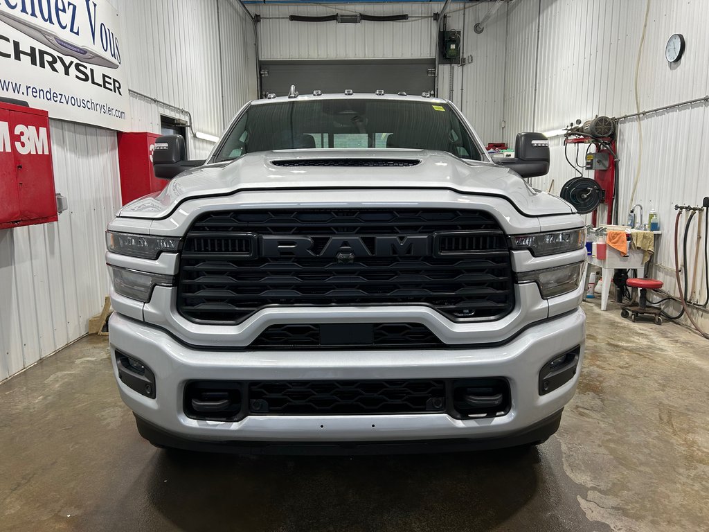 2026 Ram 2500 BLACK EXPRESS in Grand-Sault and Edmunston, New Brunswick - 2 - w1024h768px