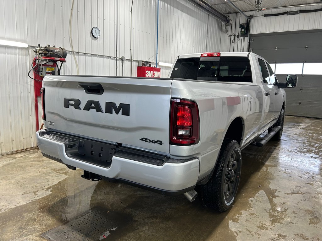 2026 Ram 2500 BLACK EXPRESS in Grand-Sault and Edmunston, New Brunswick - 4 - w1024h768px