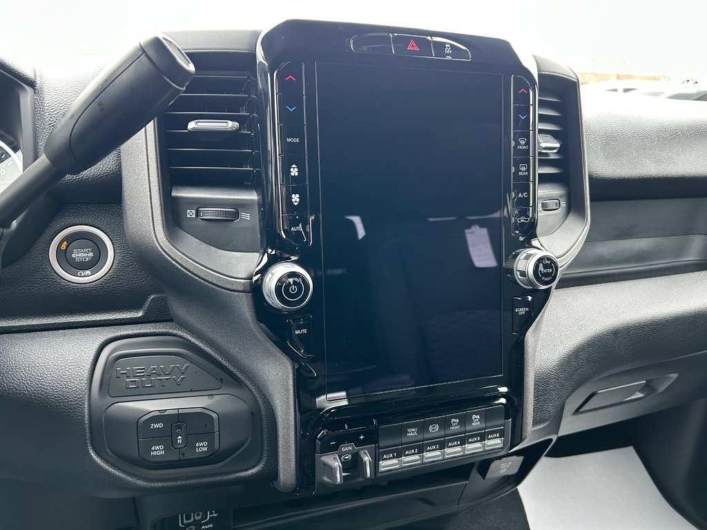 2026 Ram 2500 BLACK EXPRESS in Grand-Sault and Edmunston, New Brunswick - 12 - w1024h768px