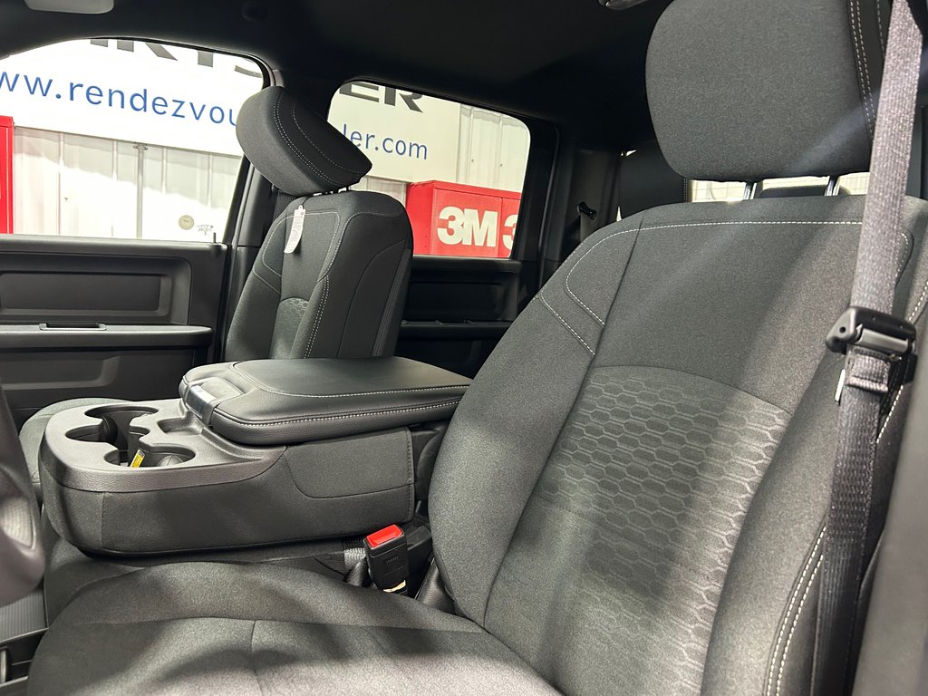 2026 Ram 2500 BLACK EXPRESS in Grand-Sault and Edmunston, New Brunswick - 10 - w1024h768px
