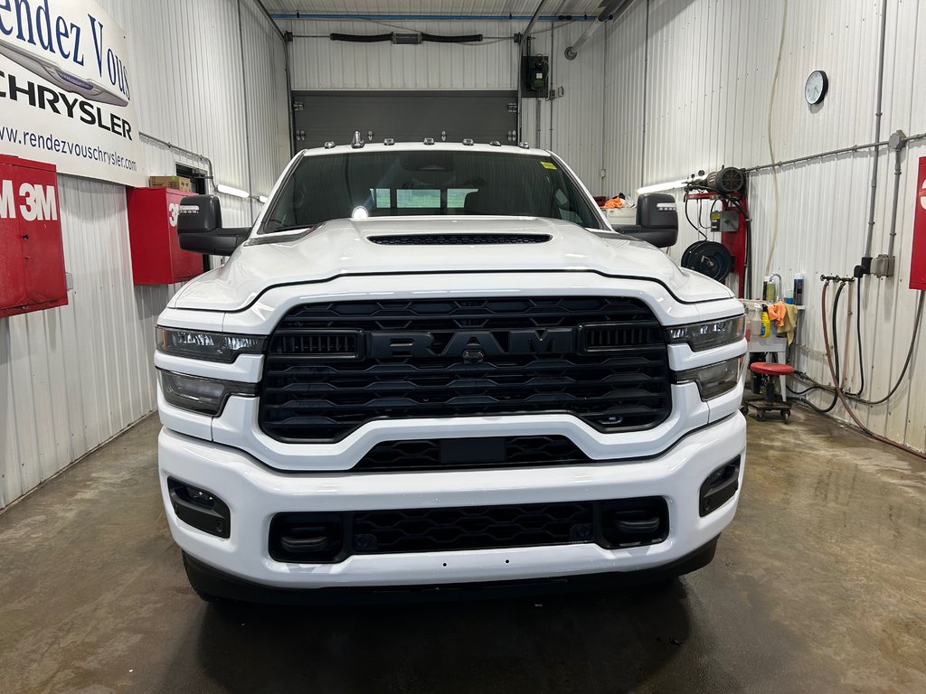2026 Ram 2500 BLACK EXPRESS in Grand-Sault and Edmunston, New Brunswick - 2 - w1024h768px