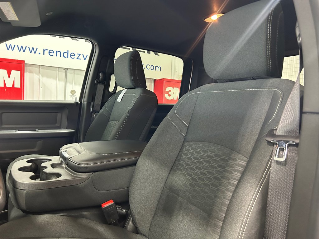 2026 Ram 2500 BLACK EXPRESS in Grand-Sault and Edmunston, New Brunswick - 10 - w1024h768px