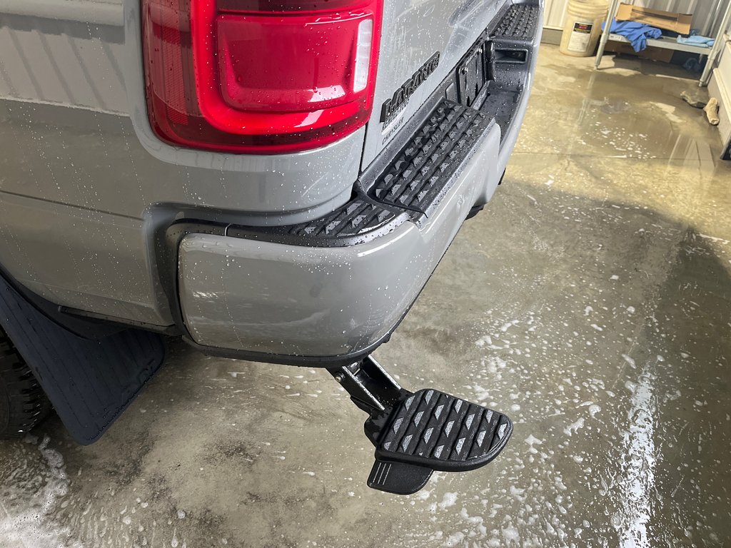 2026 Ram 3500 LARAMIE in Grand-Sault and Edmunston, New Brunswick - 8 - w1024h768px