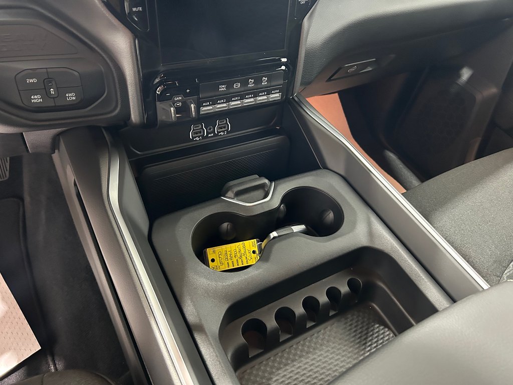 2026 Ram 3500 BIG HORN in Grand-Sault and Edmunston, New Brunswick - 11 - w1024h768px