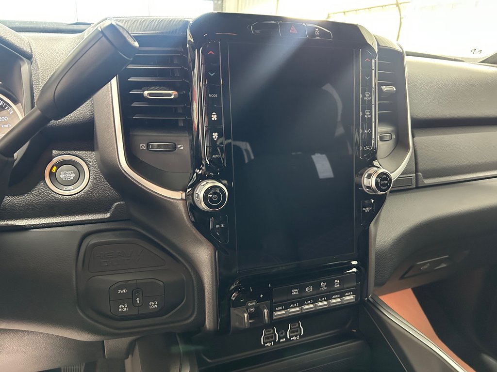 2026 Ram 3500 BIG HORN in Grand-Sault and Edmunston, New Brunswick - 10 - w1024h768px