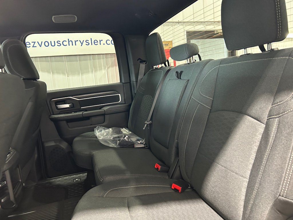 Ram 3500 BIG HORN 2026 à Grand-Sault et Edmunston, Nouveau-Brunswick - 8 - w1024h768px