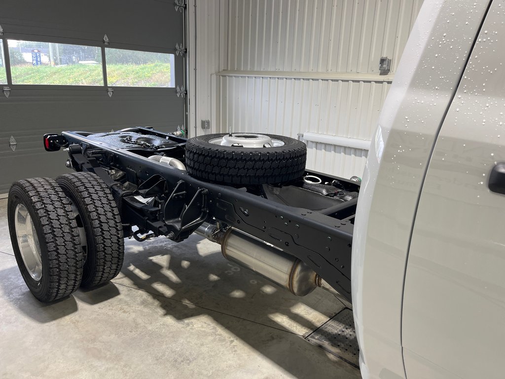 2026 Ram 5500 TRADESMAN in Grand-Sault and Edmunston, New Brunswick - 4 - w1024h768px