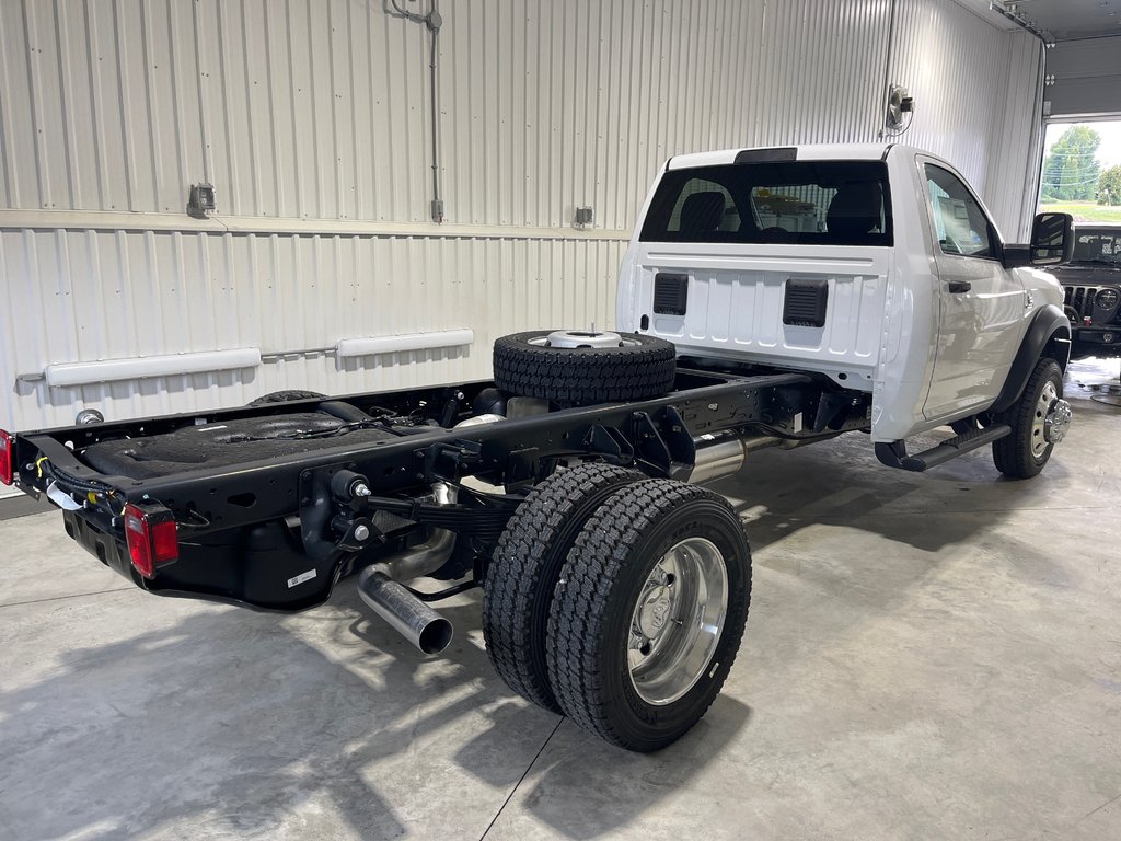 2026 Ram 5500 TRADESMAN in Grand-Sault and Edmunston, New Brunswick - 15 - w1024h768px