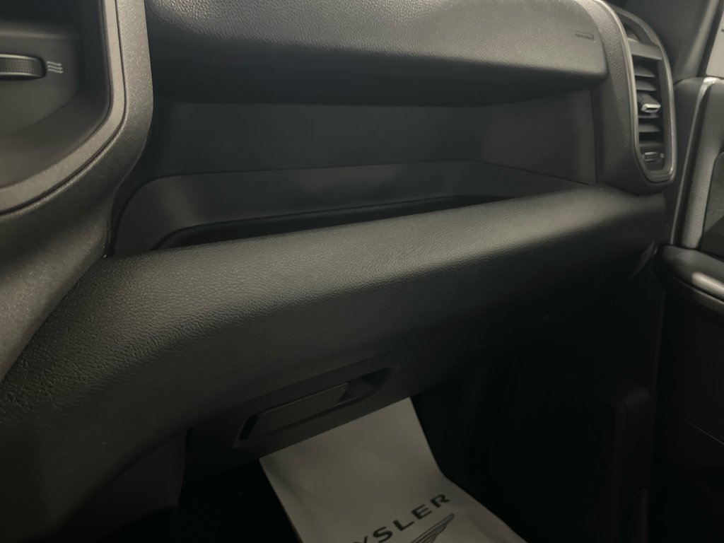 2026 Ram 5500 TRADESMAN in Grand-Sault and Edmunston, New Brunswick - 14 - w1024h768px