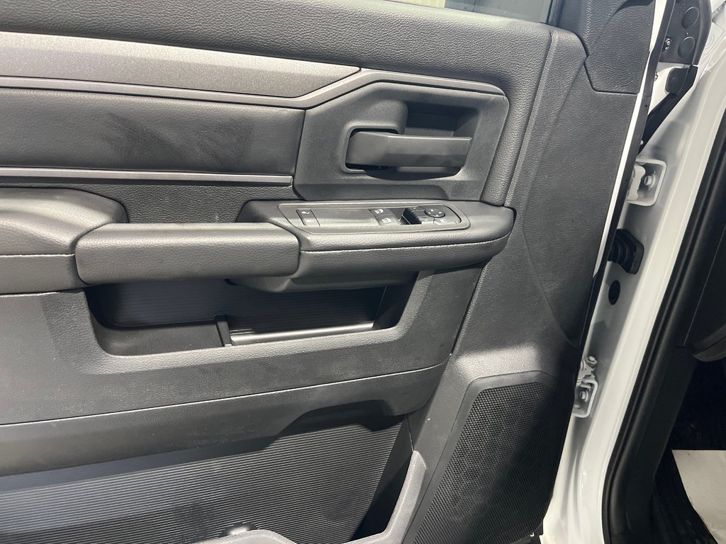 2026 Ram 5500 TRADESMAN in Grand-Sault and Edmunston, New Brunswick - 16 - w1024h768px