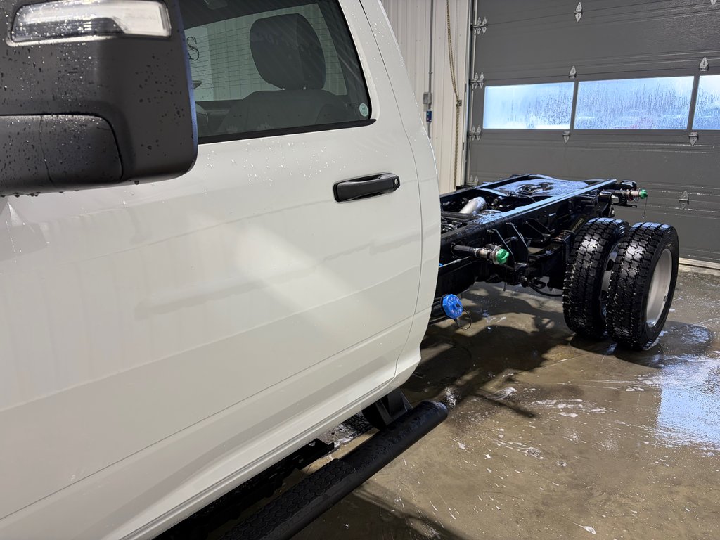 2026 Ram 5500 TRADESMAN in Grand-Sault and Edmunston, New Brunswick - 8 - w1024h768px