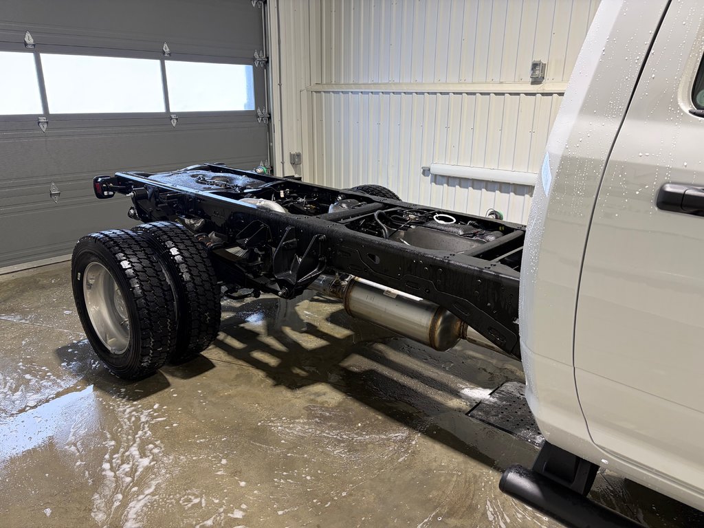 2026 Ram 5500 TRADESMAN in Grand-Sault and Edmunston, New Brunswick - 4 - w1024h768px