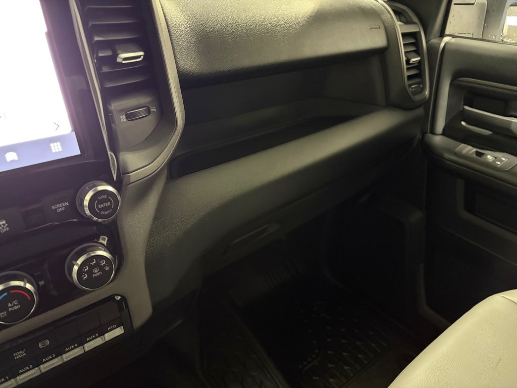 2026 Ram 5500 TRADESMAN in Grand-Sault and Edmunston, New Brunswick - 12 - w1024h768px