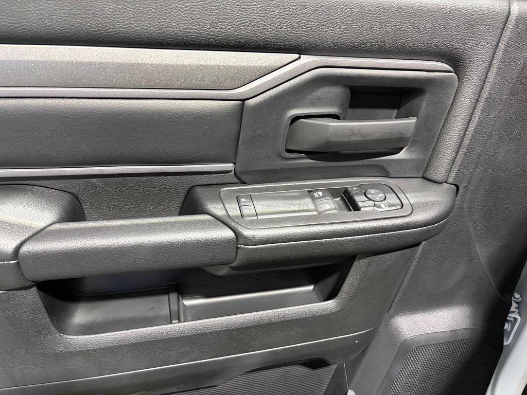 2026 Ram 5500 TRADESMAN in Grand-Sault and Edmunston, New Brunswick - 9 - w1024h768px