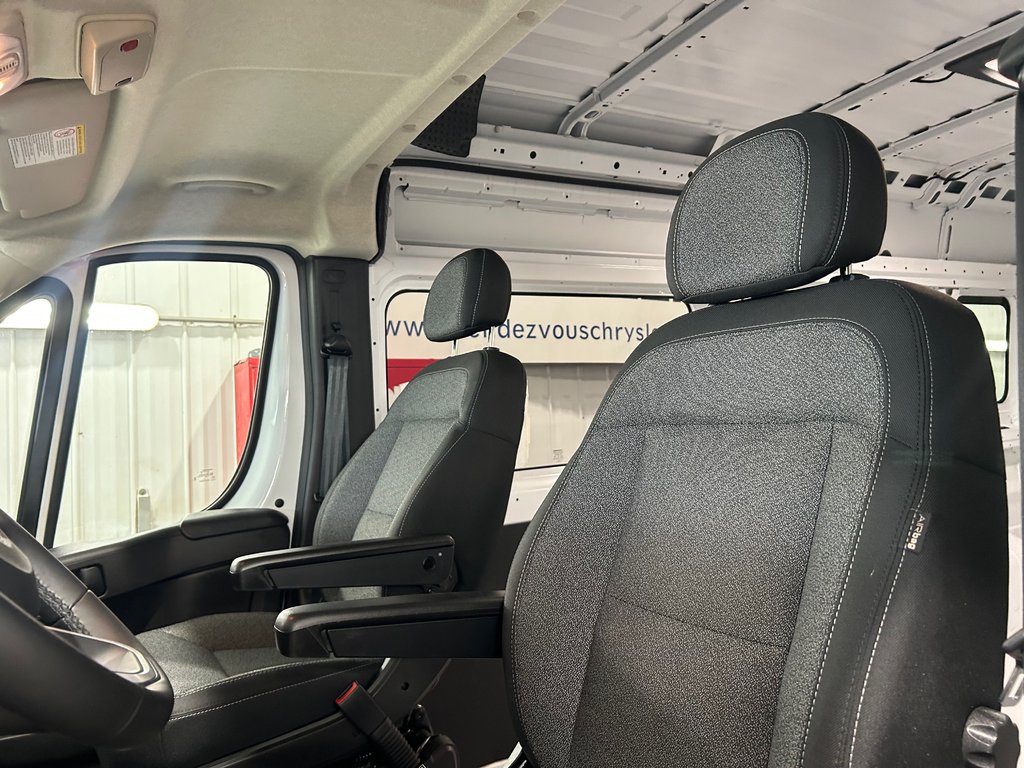 Ram Promaster 2500 Window Van High Roof 159 in. WB 2025 à Grand-Sault et Edmunston, Nouveau-Brunswick - 9 - w1024h768px