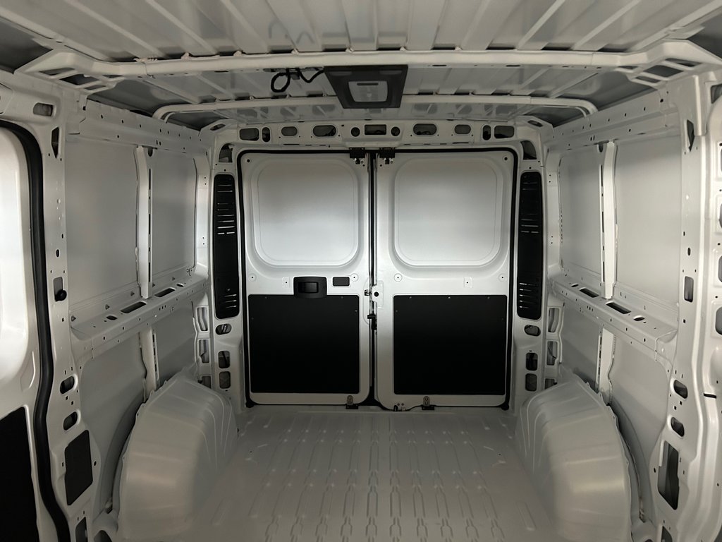 2025 Ram PROMASTER CARGO VAN 1500 SLT+ in Grand-Sault and Edmunston, New Brunswick - 10 - w1024h768px