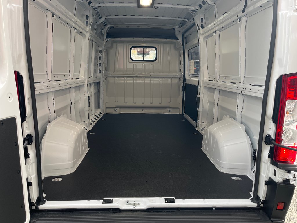 2025 Ram PROMASTER CARGO VAN 2500 SLT+ in Grand-Sault and Edmunston, New Brunswick - 9 - w1024h768px