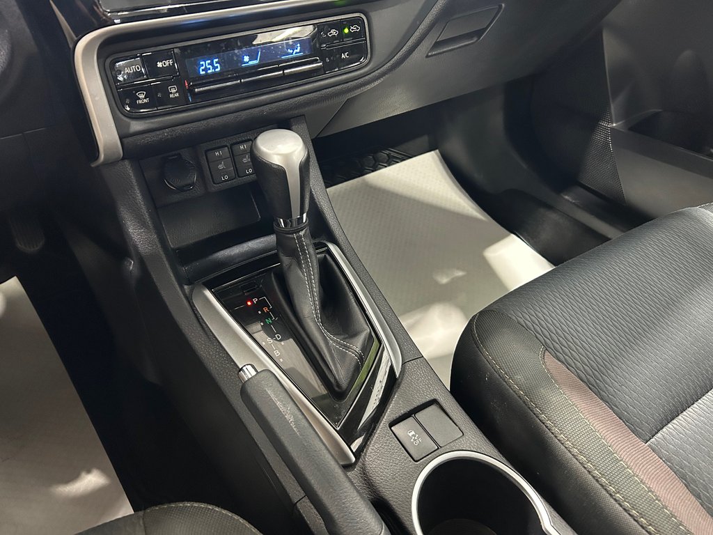 Toyota COROLLA  2017 à Grand-Sault et Edmunston, Nouveau-Brunswick - 12 - w1024h768px